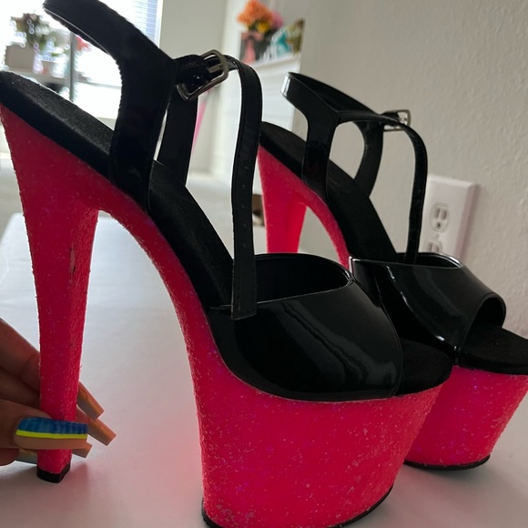 SOLD - Picture 3 of 4